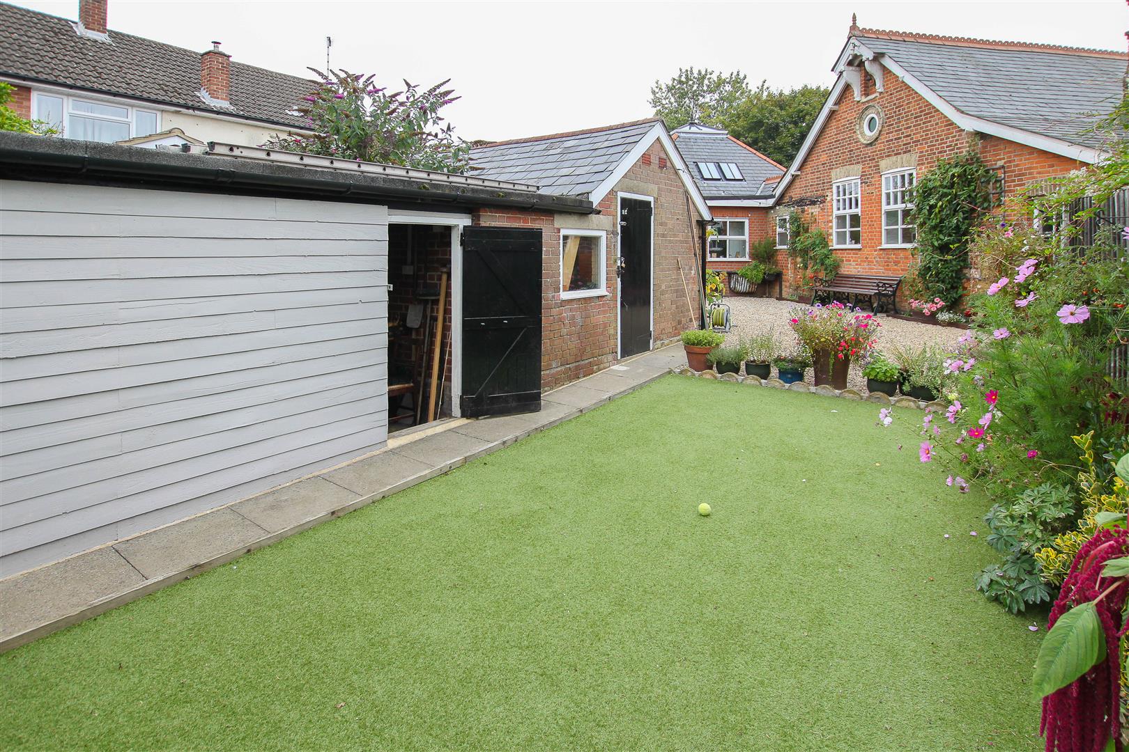 ** SIGNATURE HOME ** Blackmore Road, Blackmore, Ingatestone Keith Ashton